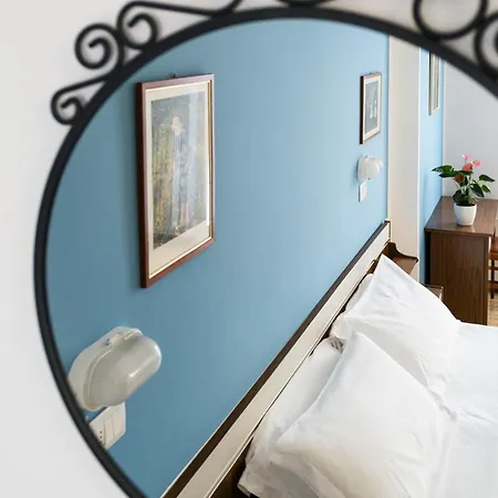 Hotel Cheri 2*