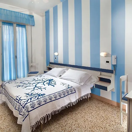 Hotel Cheri Rímini