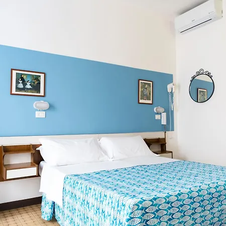 Hotell Cheri 2*