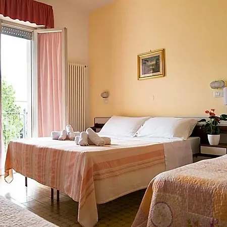 Cheri Hotel