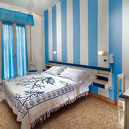 Hotel Cheri 2*