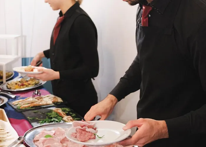 Cheri فندق ريميني