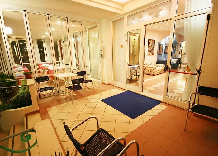 Hotel Cheri 2*
